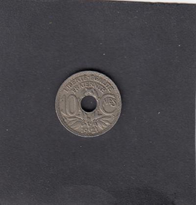 Beschrijving: 10 Centimes HOLE